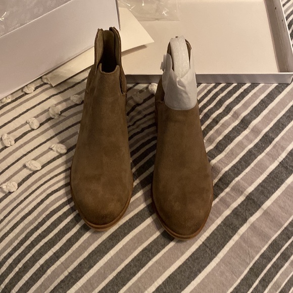 Steve Madden bootie color taupe - Picture 4 of 5